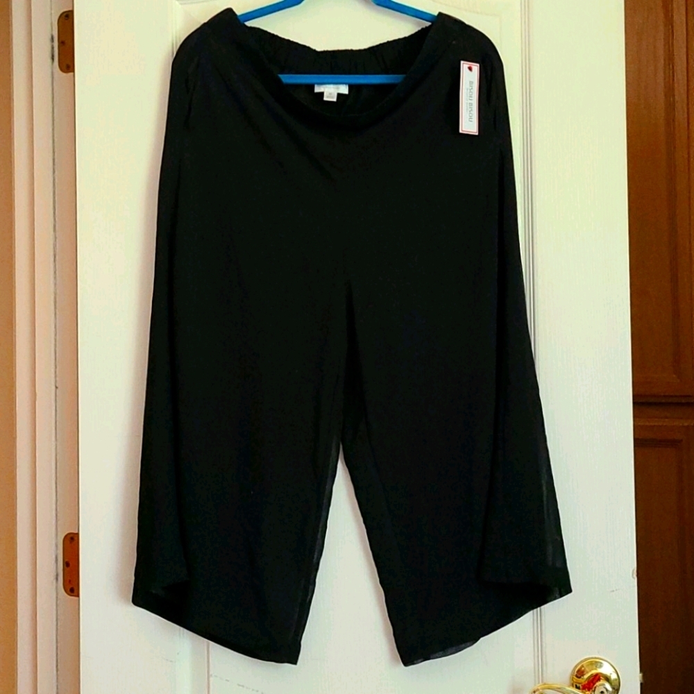 Bisou Bisou  size medium pants